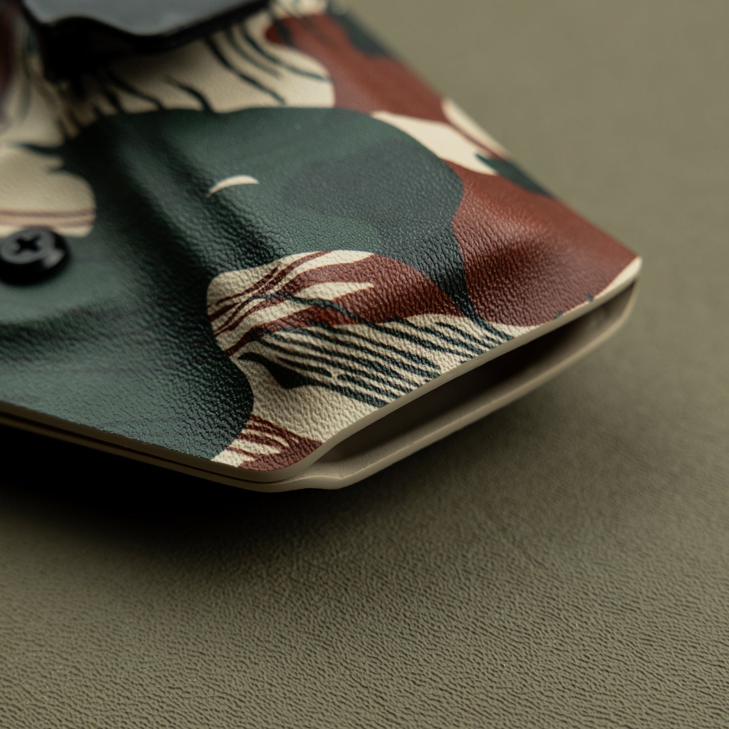 AIWB Kydex Holster, Front View, Infused, Close-up